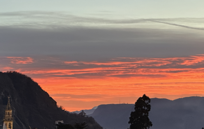 Abendrot über Bozen